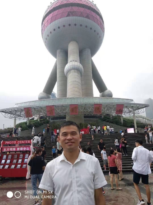 小猫吃老鼠的第一张照片--邵武相亲网